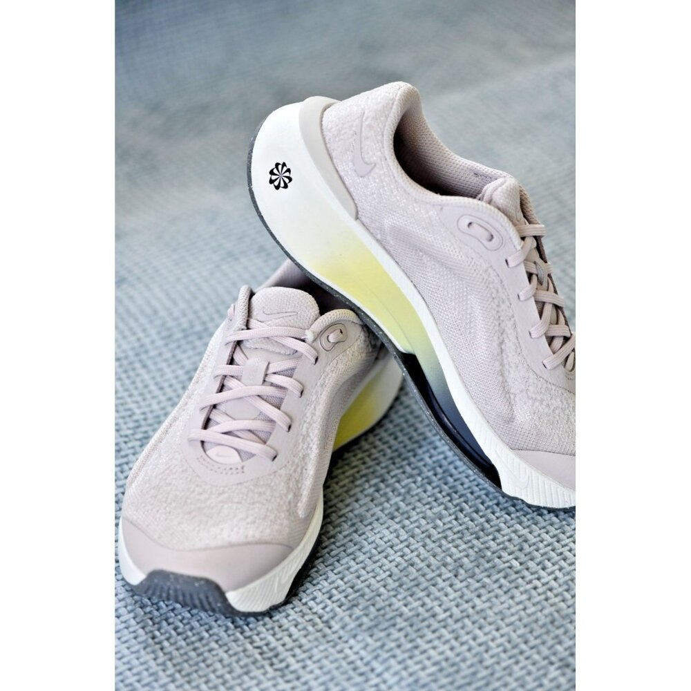 New! Size: 5 Women's | Nike Versair | Platinum Violet/Smokey Mauve | DZ3547-003 - Picture 3 of 16